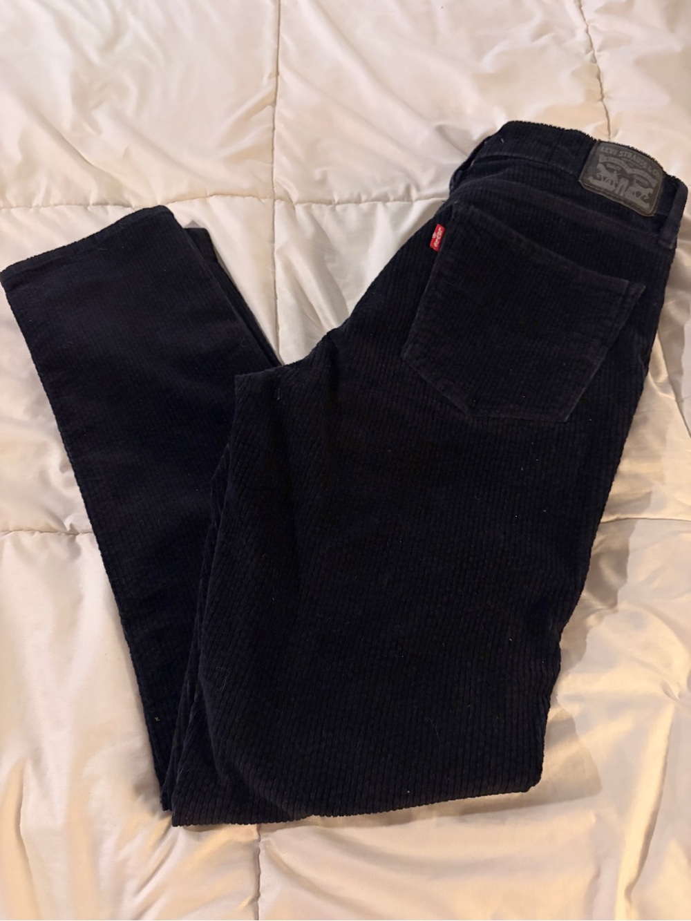 Levi's 311 Shaping Skinny Corduroy Pants
Black